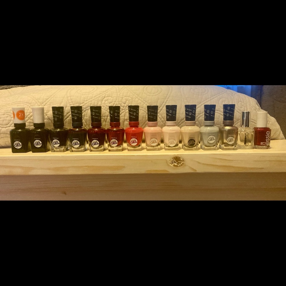 Sally Hansen set of 10 Miracle Gel Polishes w/Bonus 3 Top Coats & Essie Polish